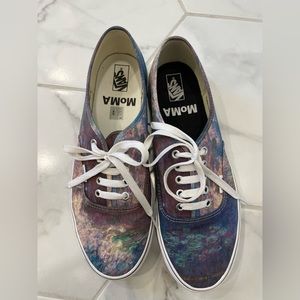 Vans Authentic
MoMA Claude Monet
